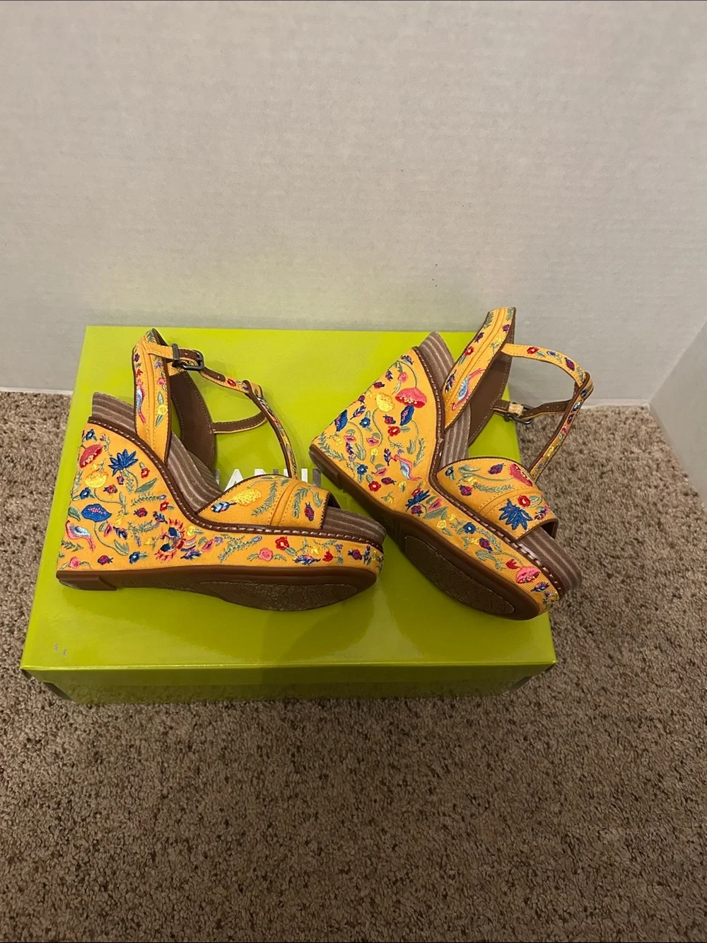 Gianni Bini Yellow Floral T-Strap Wedge Sandals with Brown Trim